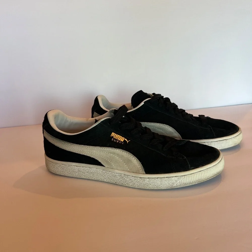 Puma Suede Black & Cream Classic 21 Sneakers, Size 9.5